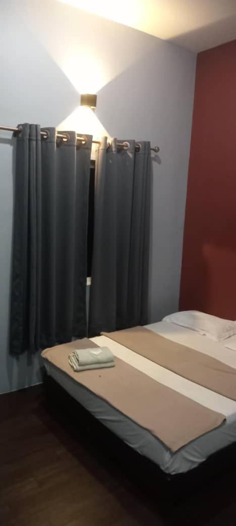 Weng Kong Homestay 斯利姆河 客房 照片